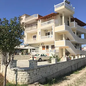 Luis , Ksamil Albania